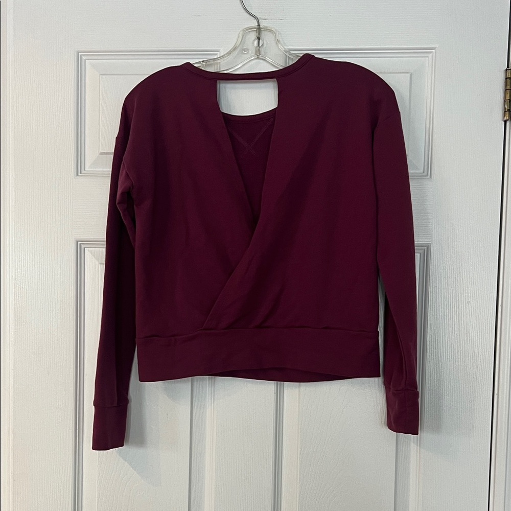 Nike Dri-FIT XS Top in Deep Red - Picture 3 of 4